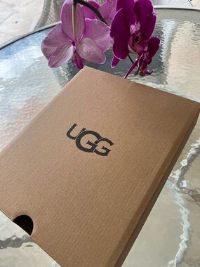 💯UGG brown shoe empty shoe box🧡